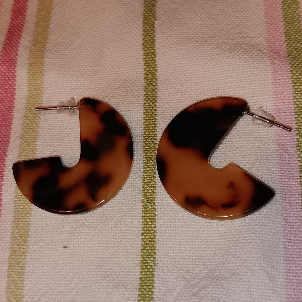 Earrings Tortoise Black Gold Brown Pierced Earrings New Pac-Man Style Shape 🤣
